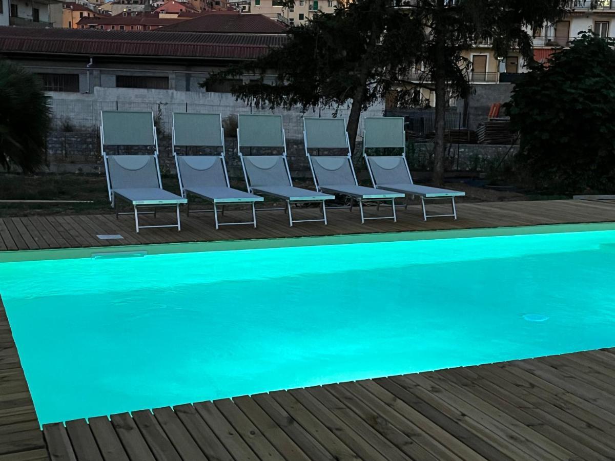 Il Gattino Di Porto - Apt 1 - Monolocale Veranda Piscina インペリア エクステリア 写真